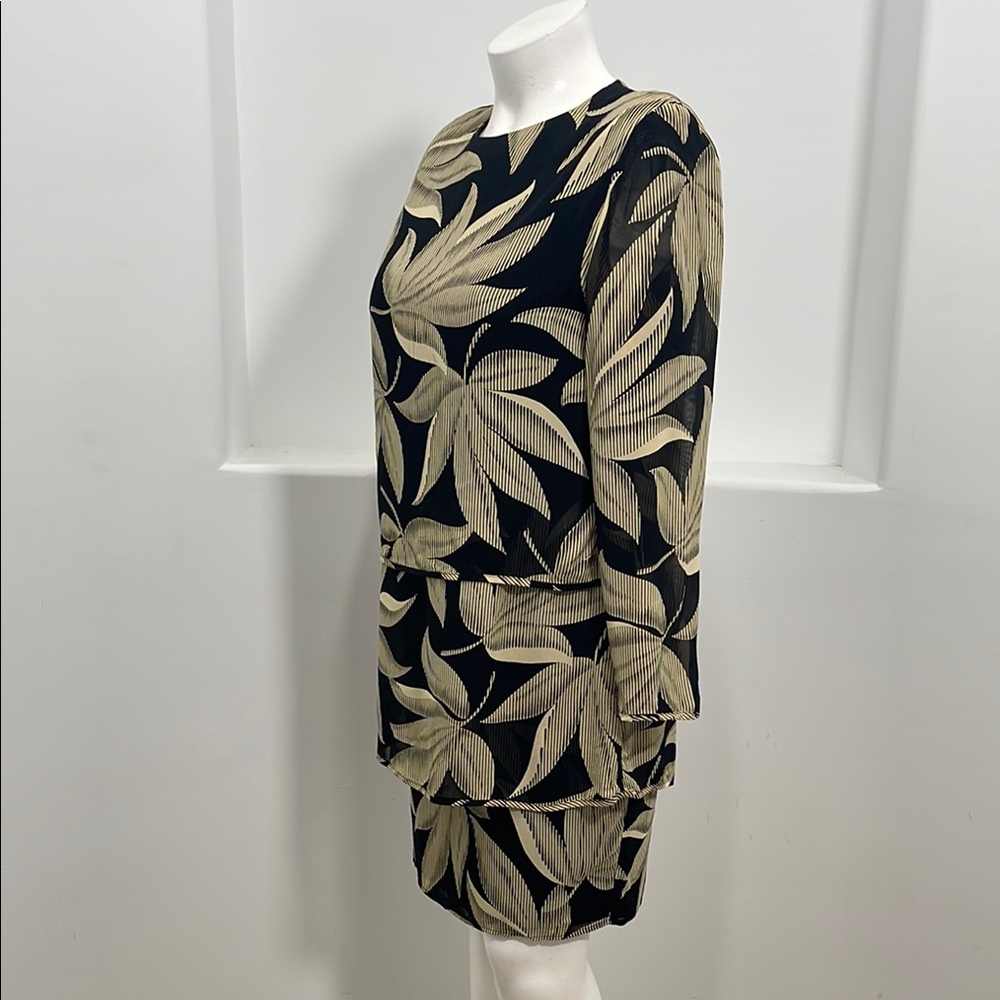 Women's Black and Beige Leaf Print Long Sleeve Dress - Picture 4 of 8